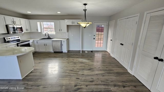 6222 Sumac Ln, Crestwood, KY 40014