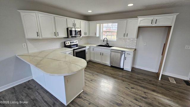 6222 Sumac Ln, Crestwood, KY 40014