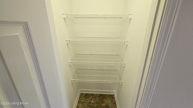 6222 Sumac Ln, Crestwood, KY 40014