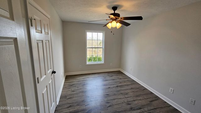 6222 Sumac Ln, Crestwood, KY 40014