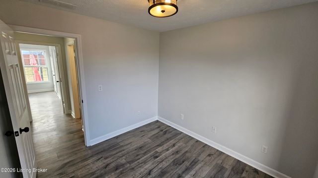 6222 Sumac Ln, Crestwood, KY 40014