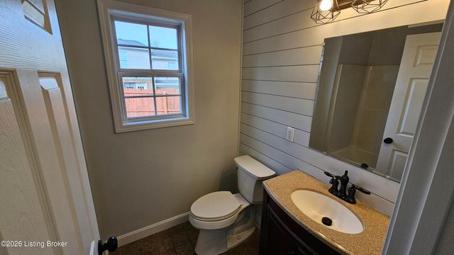 6222 Sumac Ln, Crestwood, KY 40014