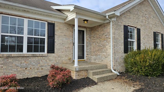 6222 Sumac Ln, Crestwood, KY 40014