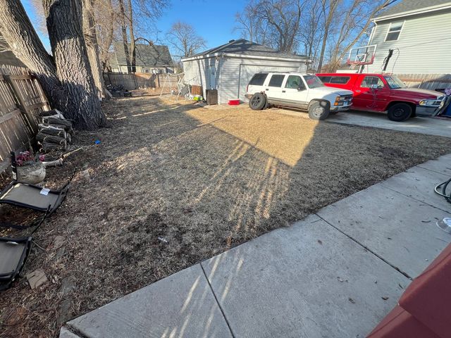 1035 Allaire Avenue, Aurora, IL 60506