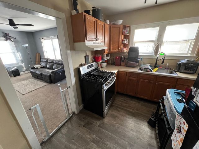 1035 Allaire Avenue, Aurora, IL 60506