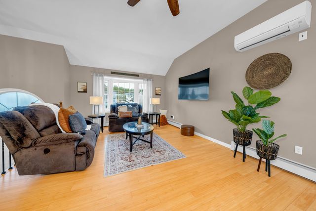 79 Pullman Street, Manchester, NH 03103