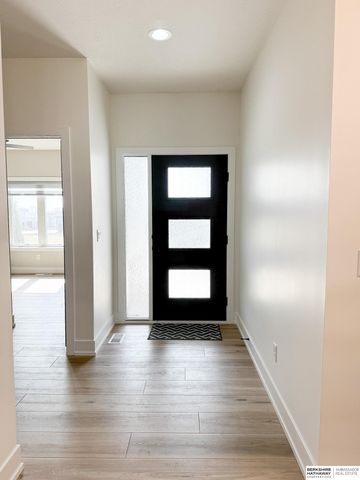 7900 Ponce Drive, Lincoln, NE 68516