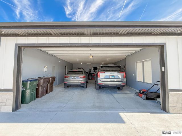 7900 Ponce Drive, Lincoln, NE 68516