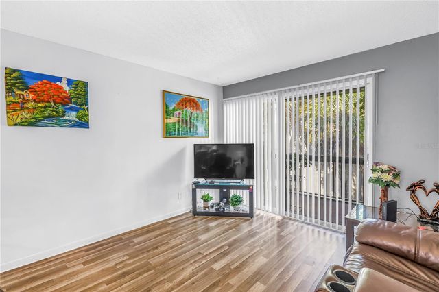 6308 NEWTOWN CIRCLE 8B2, Tampa, FL 33615