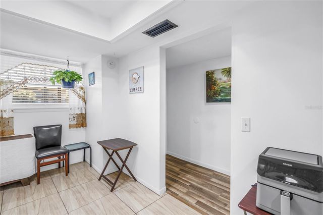 6308 NEWTOWN CIRCLE 8B2, Tampa, FL 33615