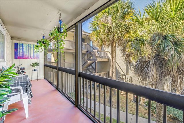 6308 NEWTOWN CIRCLE 8B2, Tampa, FL 33615