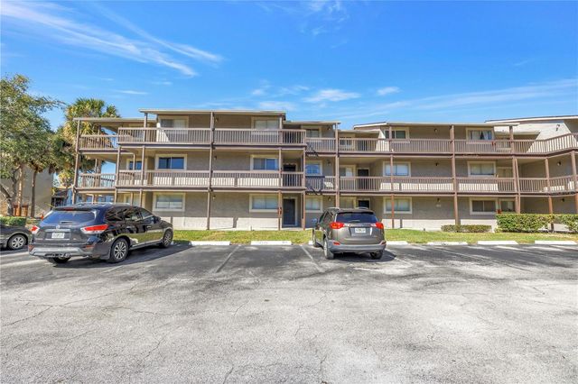 6308 NEWTOWN CIRCLE 8B2, Tampa, FL 33615