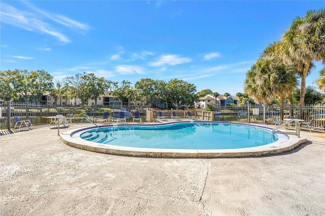 6308 NEWTOWN CIRCLE 8B2, Tampa, FL 33615