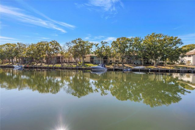 6308 NEWTOWN CIRCLE 8B2, Tampa, FL 33615