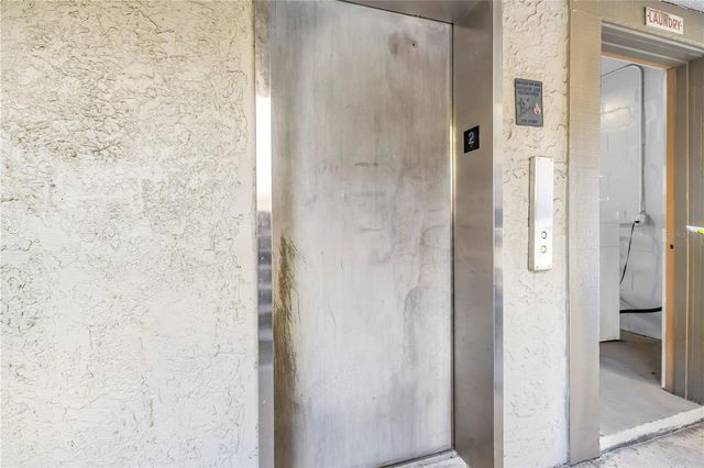 6308 NEWTOWN CIRCLE 8B2, Tampa, FL 33615