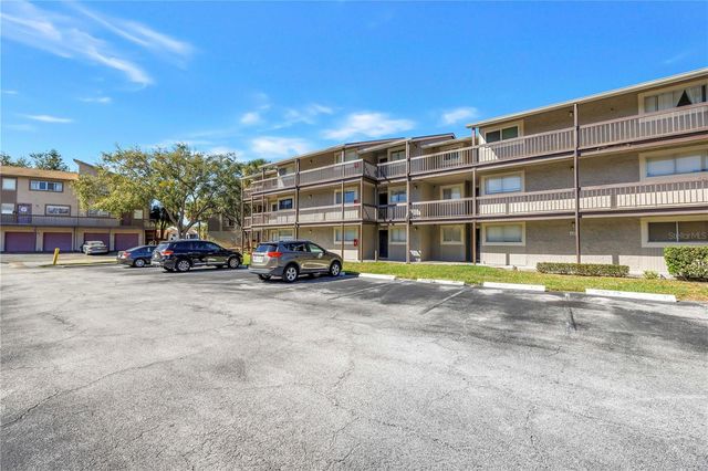 6308 NEWTOWN CIRCLE 8B2, Tampa, FL 33615