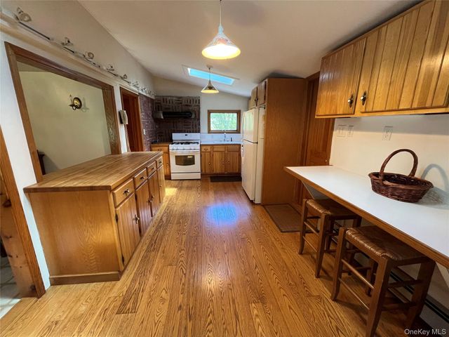 550 Browning Road, Salt Point, NY 12578