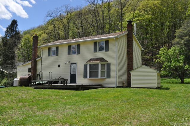 550 Browning Road, Salt Point, NY 12578
