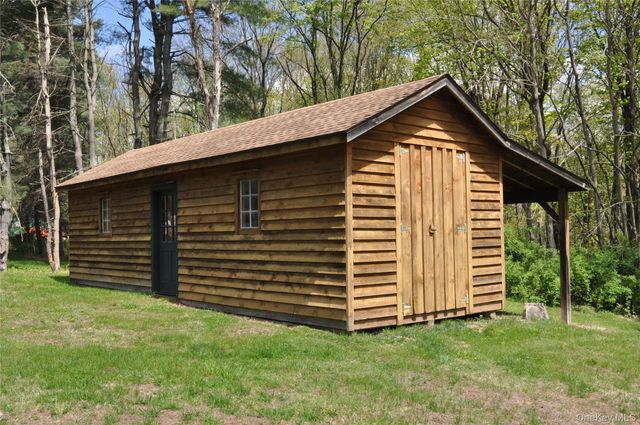 550 Browning Road, Salt Point, NY 12578