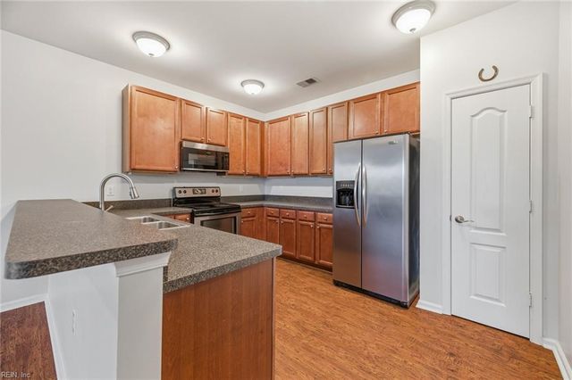 5304 Warminster Dr Unit 303, Virginia Beach, VA 23455