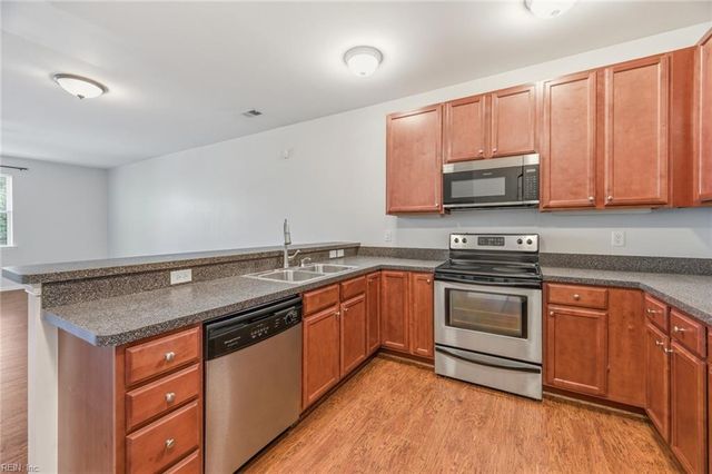 5304 Warminster Dr Unit 303, Virginia Beach, VA 23455