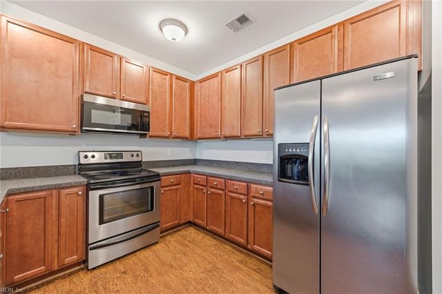 5304 Warminster Dr Unit 303, Virginia Beach, VA 23455