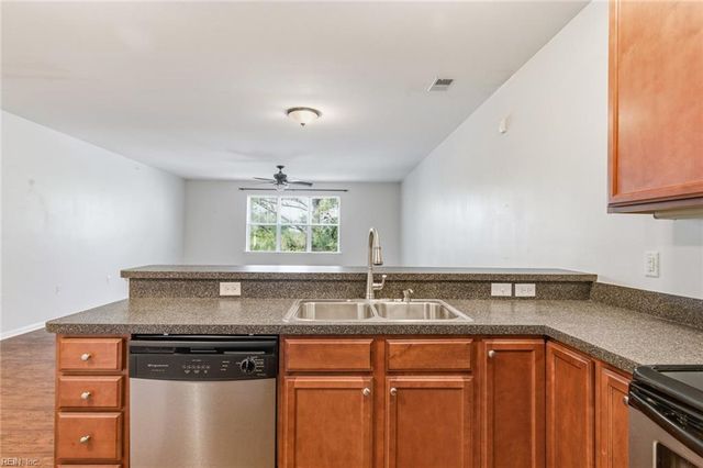 5304 Warminster Dr Unit 303, Virginia Beach, VA 23455