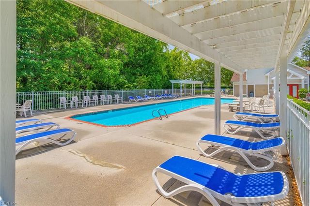 5304 Warminster Dr Unit 303, Virginia Beach, VA 23455