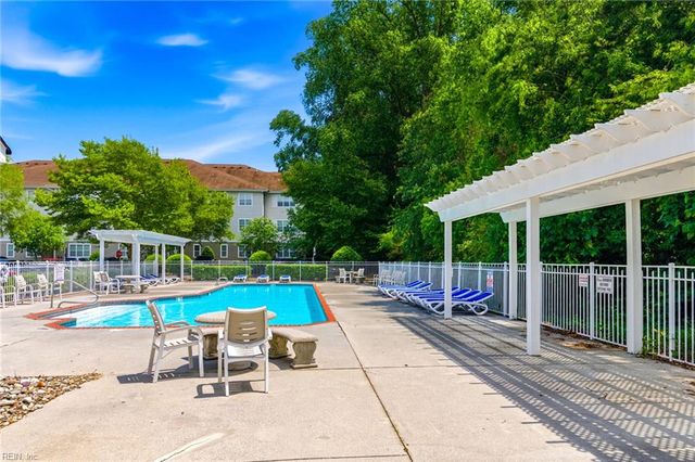 5304 Warminster Dr Unit 303, Virginia Beach, VA 23455
