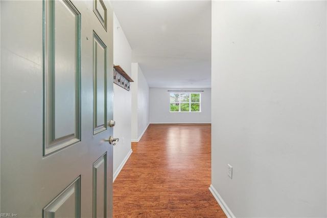 5304 Warminster Dr Unit 303, Virginia Beach, VA 23455