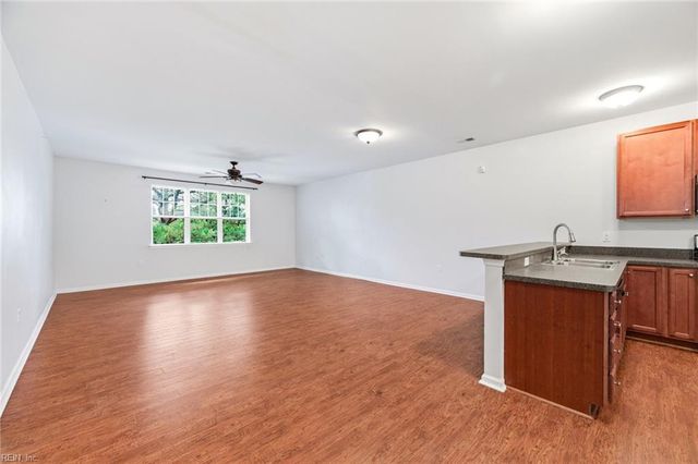 5304 Warminster Dr Unit 303, Virginia Beach, VA 23455