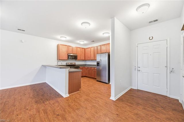 5304 Warminster Dr Unit 303, Virginia Beach, VA 23455
