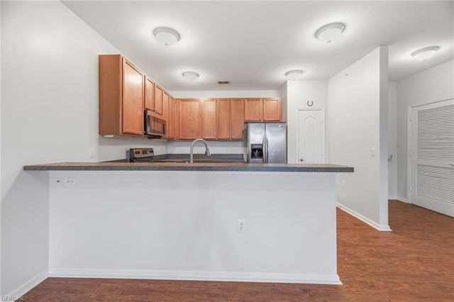 5304 Warminster Dr Unit 303, Virginia Beach, VA 23455