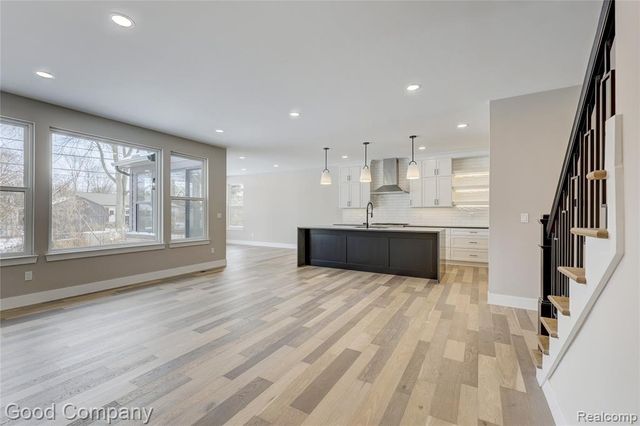 2418 Shenandoah Drive, Royal Oak, MI 48073