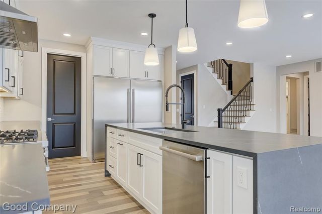 2418 Shenandoah Drive, Royal Oak, MI 48073