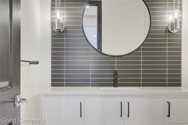 2418 Shenandoah Drive, Royal Oak, MI 48073