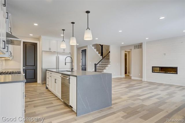 2418 Shenandoah Drive, Royal Oak, MI 48073