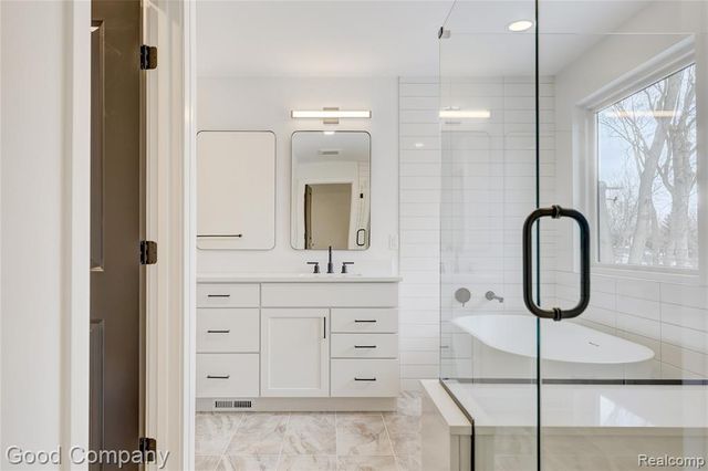 2418 Shenandoah Drive, Royal Oak, MI 48073