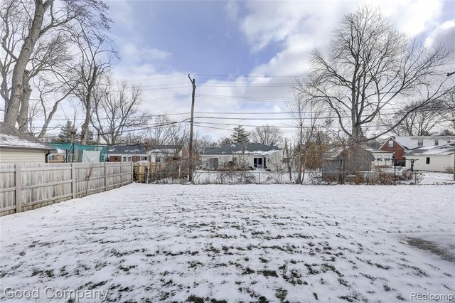 2418 Shenandoah Drive, Royal Oak, MI 48073