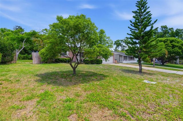 6617 27TH WAY N, St Petersburg, FL 33702