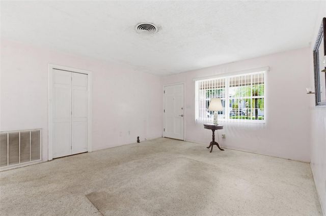 6617 27TH WAY N, St Petersburg, FL 33702