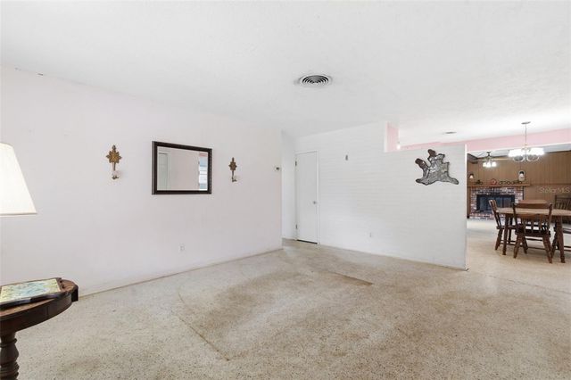 6617 27TH WAY N, St Petersburg, FL 33702