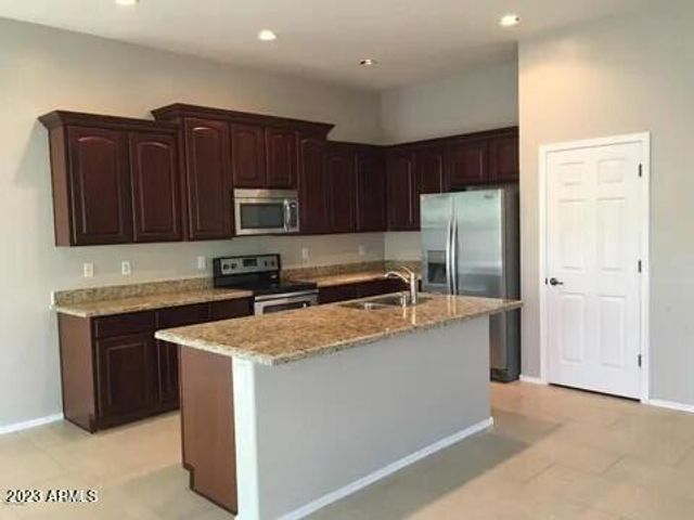 35401 N 34th Avenue, Phoenix, AZ 85086