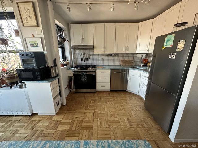 193 Clinton Avenue 5E, Brooklyn, NY 11205