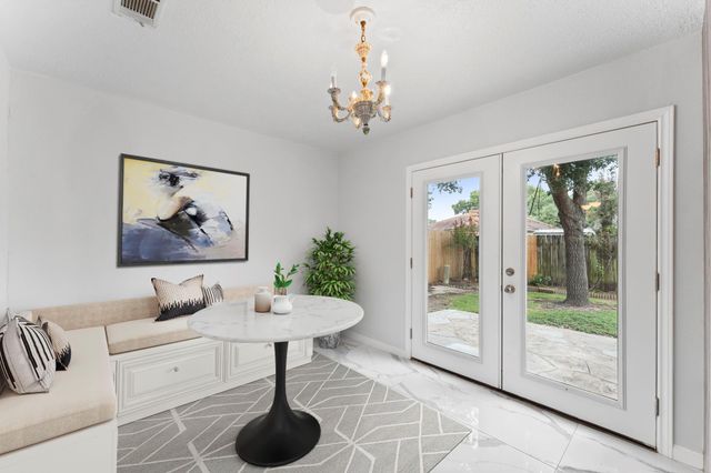 606 Pinebrook Lane, Baytown, TX 77521