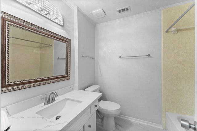 606 Pinebrook Lane, Baytown, TX 77521