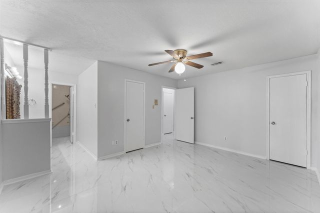 606 Pinebrook Lane, Baytown, TX 77521
