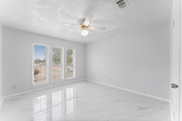 606 Pinebrook Lane, Baytown, TX 77521