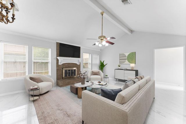 606 Pinebrook Lane, Baytown, TX 77521