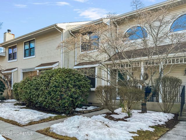 2003 Meadowlands Court, Toms River, NJ 08755